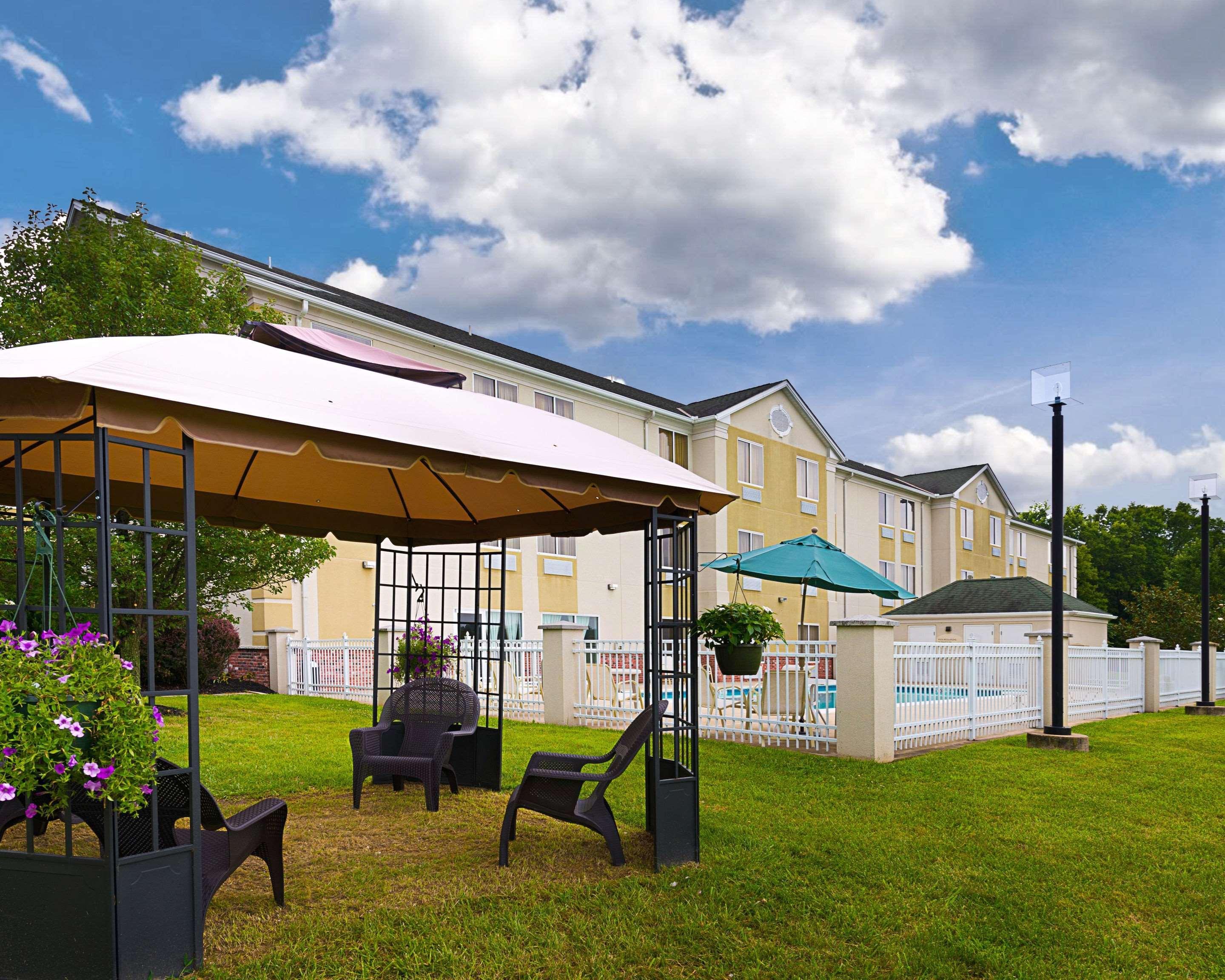 Quality Inn Spring Mills - Martinsburg North Esterno foto